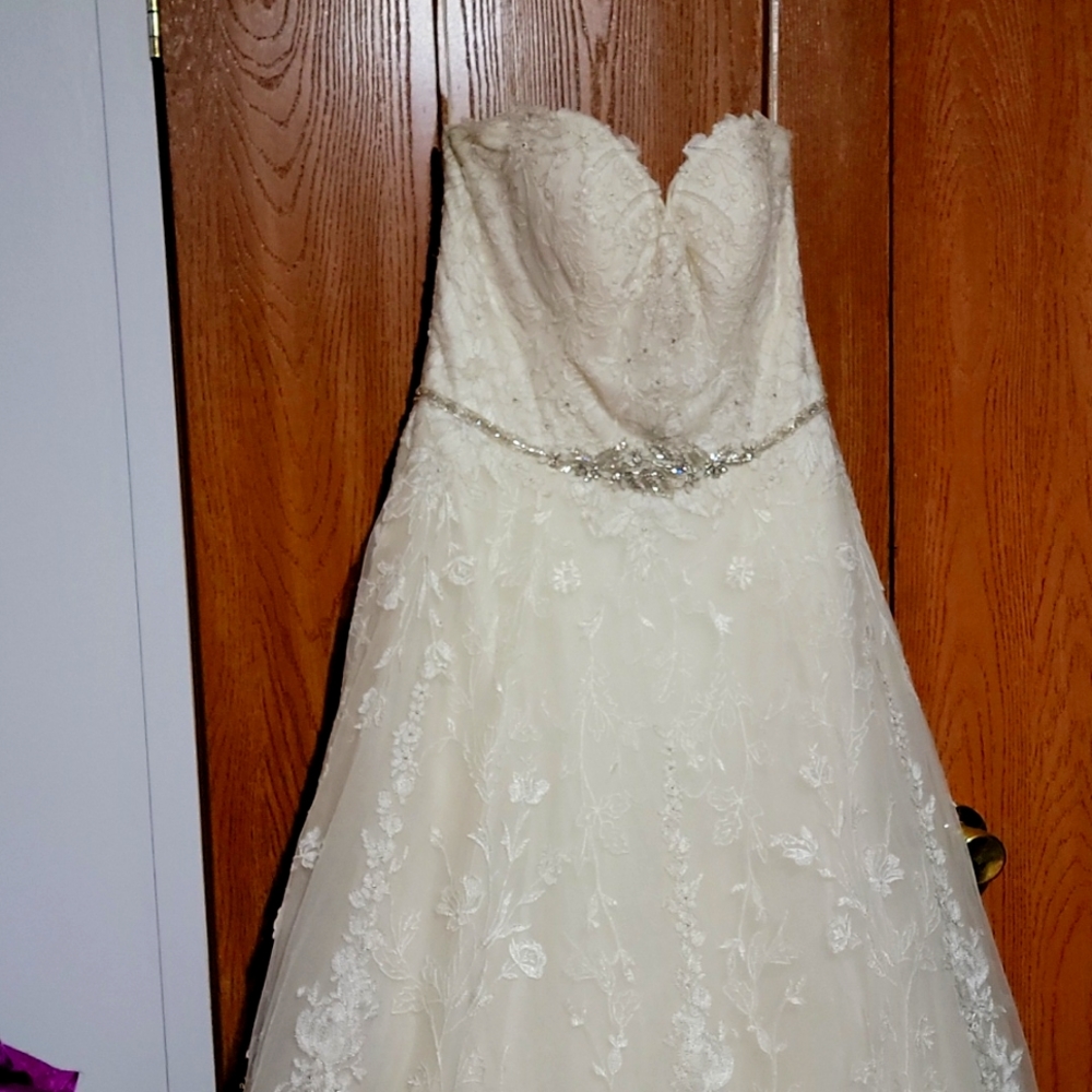 Maggie Sottero Wedding Dress